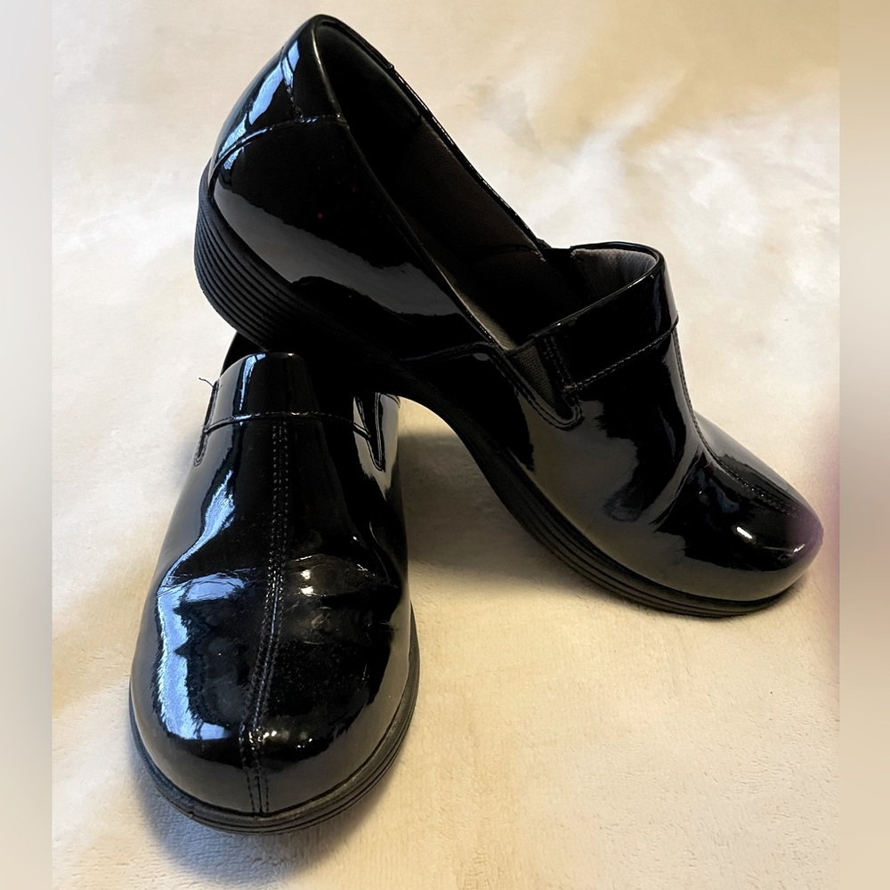 Dansko WonderWorks Satin Finish Non-slip Nursing Shoes